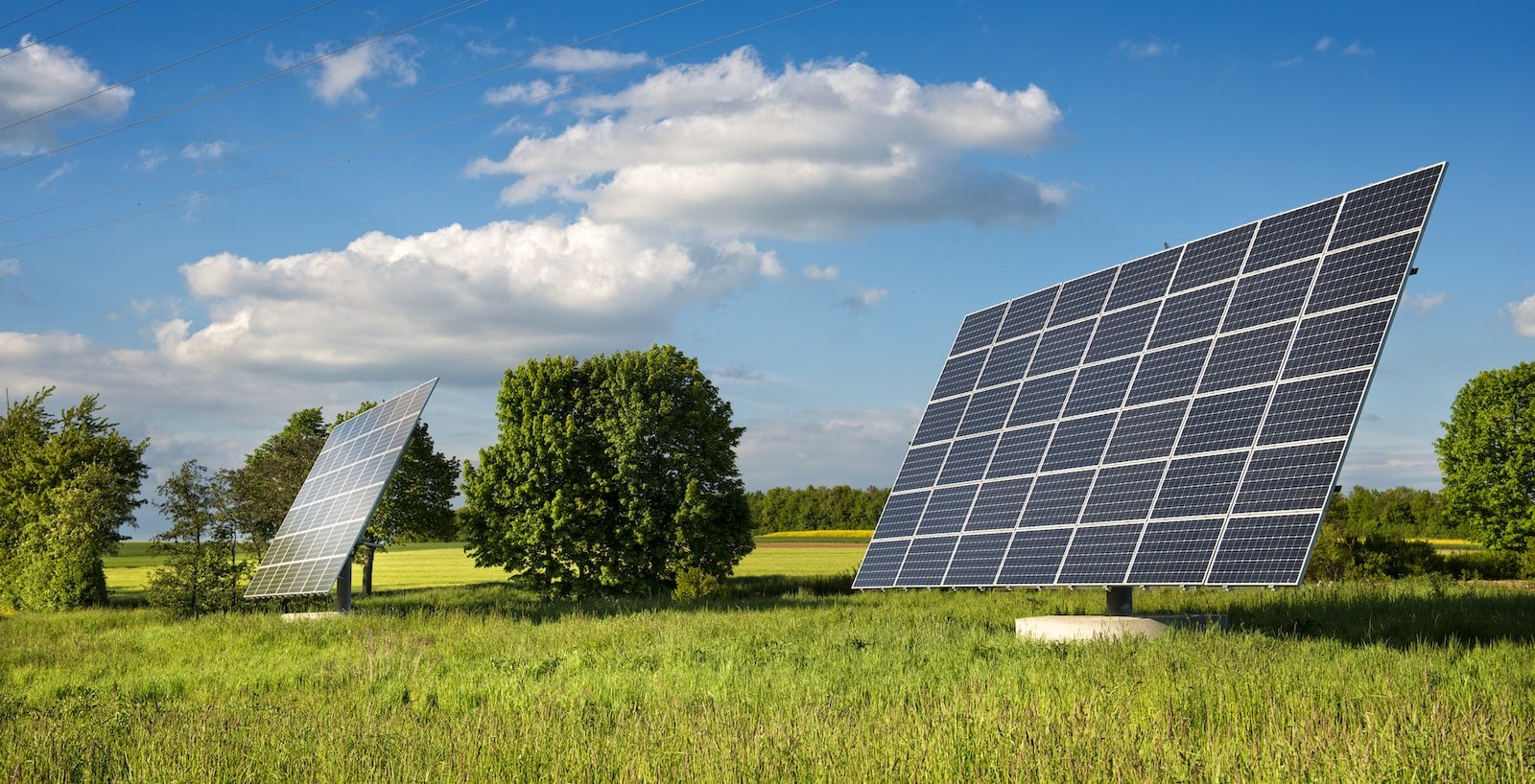 Campo con placas solares