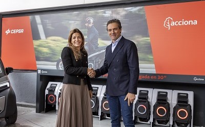 Isabel Gorgoso, directora de New Mobility de Cepsa y Carlos Sotelo, CEO de Silence