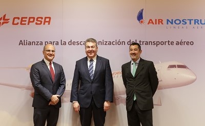 Carlos Barrasa, director de Commercial y Clean Energies de Cepsa, Carlos Bertomeu, presidente de Air Nostrum, y Gerardo Pardo, director de aviación de Cepsa.