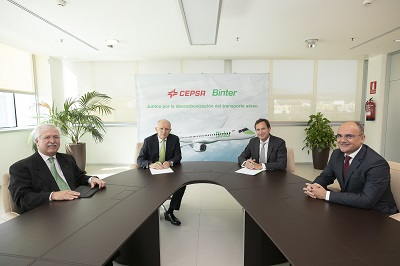 Juan Ramsden, Coordinador General de Binter, Rodolfo Núñez, Presidente de Binter, Pierre-Yves Sachet, director de Mobility y New Commerce de Cepsa y Carlos Barrasa, director de Commercial & Clean Energies de Cepsa.